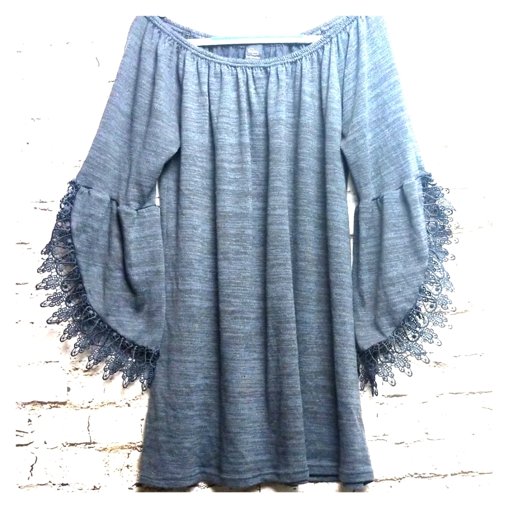 L/XL Open Sleeve Lace Tunic